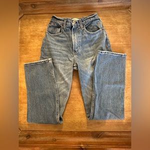 Abercrombie The 90’s straight ultra high rise jean